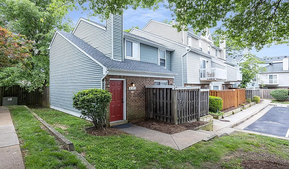 4389 Pembrook Village Dr