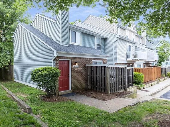 4389 Pembrook Village Dr, Alexandria, VA 22309
