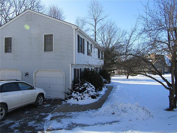 2nd image of 9 Spice Bush Ln