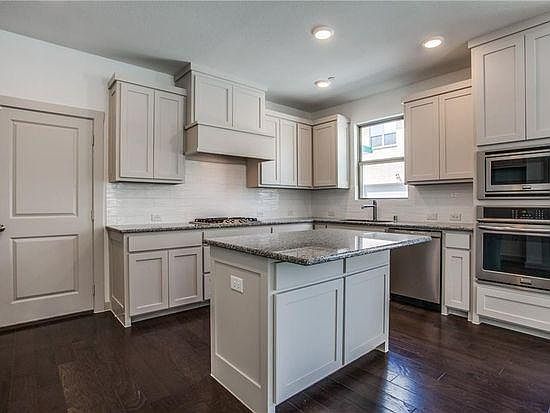 2nd image of 1560 Navasota Trl