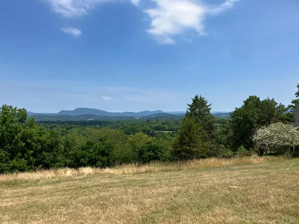 1000 Shenandoah Rd #1, Lexington, VA 24450