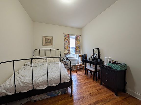 4th image of 2953 W Fullerton Ave APT 3S
