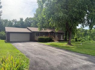 722 Stacy Ln, Valparaiso, IN 46385