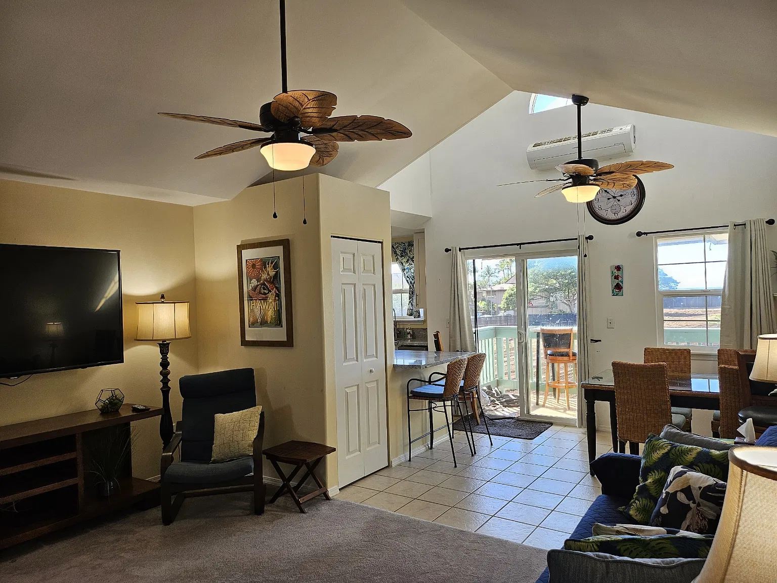 3 bed, 961 sqft, $3,250 — Photo 1