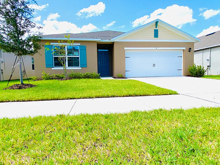 7 Melogold Dr — Photo 1