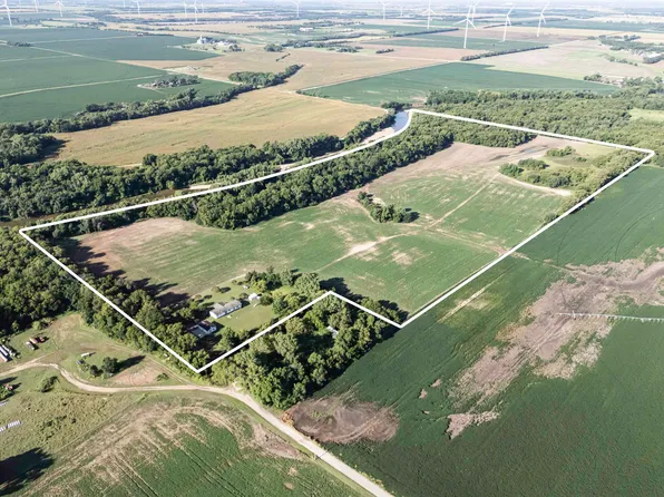 657 N Woodlawn Rd, Belle Plaine, KS 67013