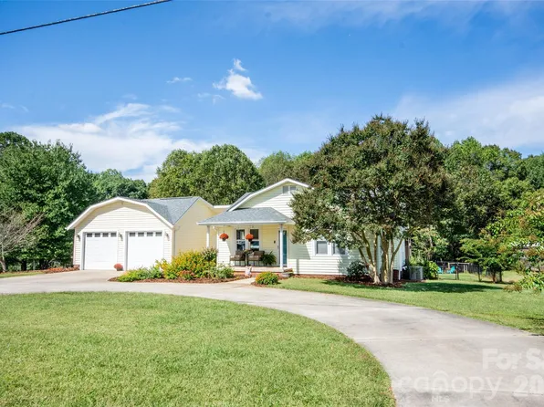 587 Jane Sowers Rd, Statesville, NC 28625