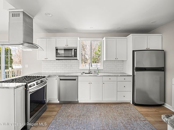 5th image of 4524 Burnett Street