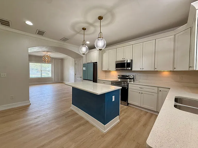8028 Glade Rd — Photo 4