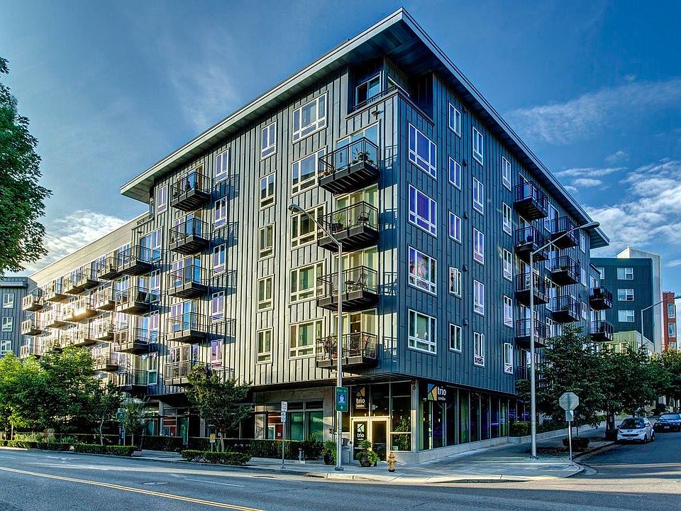1st image of 3104 Western Ave Unit 206