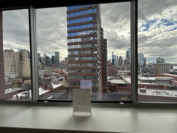 515 West 52nd Street image 4 of 7