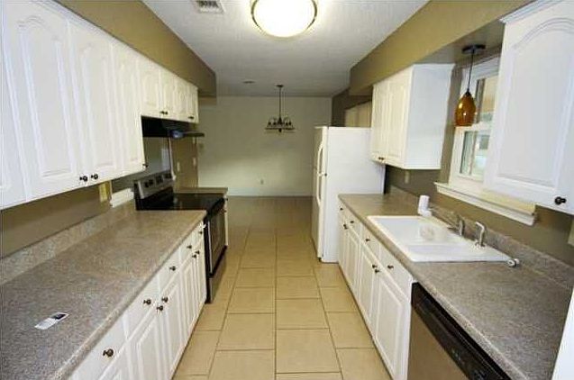 1st image of 4820 Livingston Dr