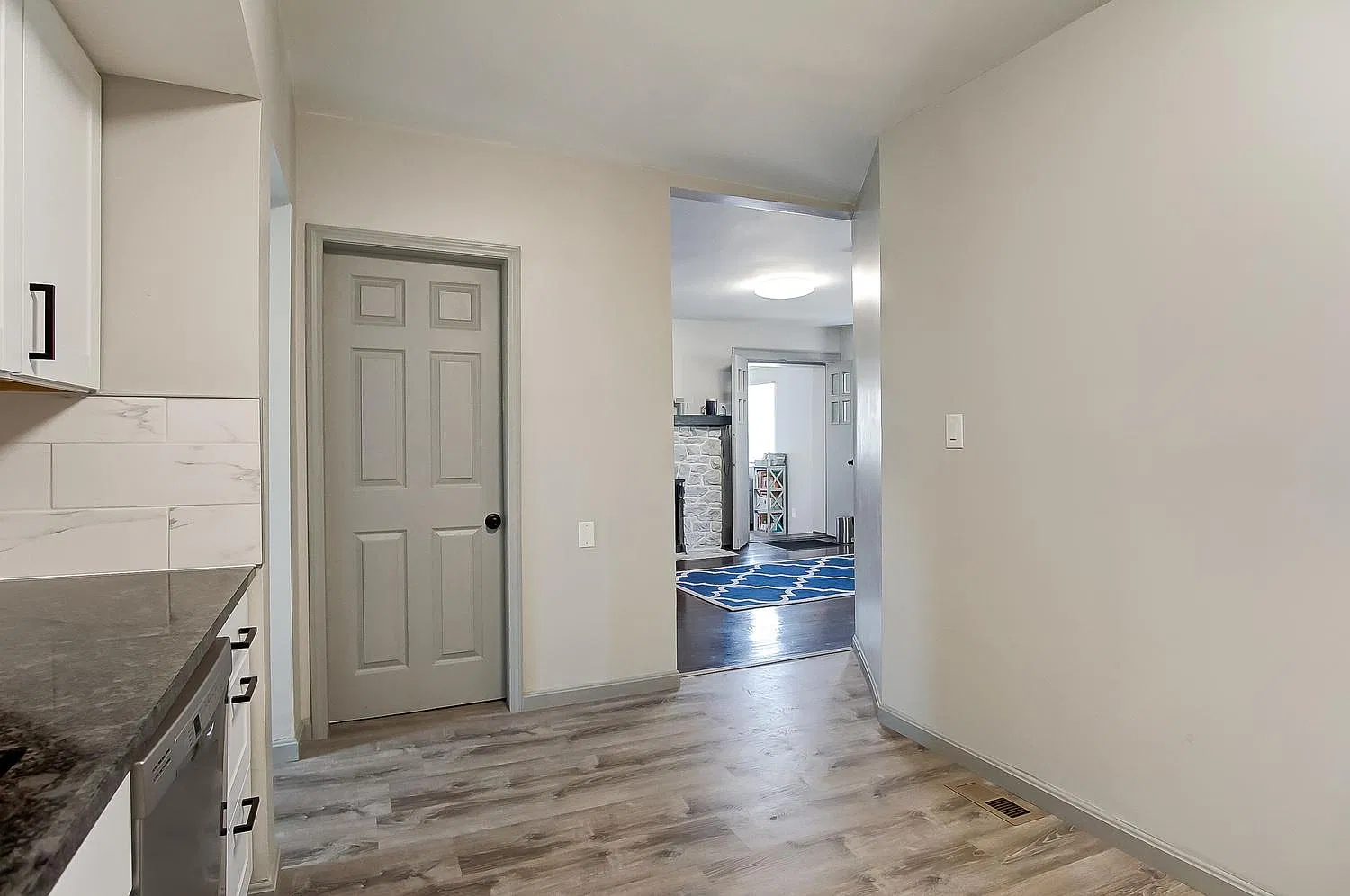 5 bed, 1280 sqft, $3,650 — Photo 3