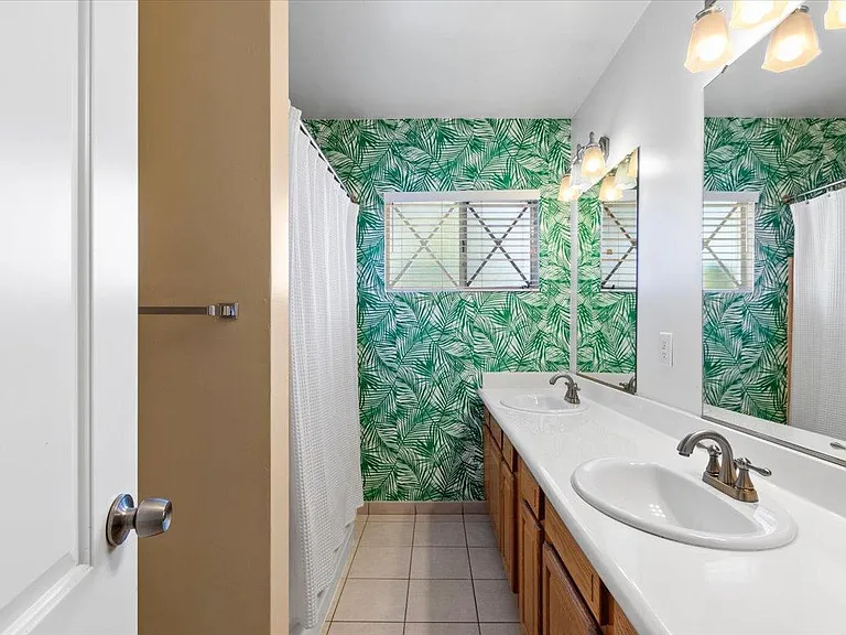 4320 E Clarendon Ave — Photo 15