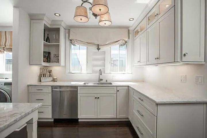 1098 Linden Ave — Photo 4