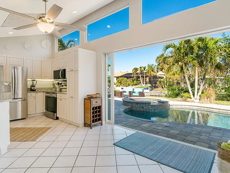 339 Avenida De Paradisio — Photo 36