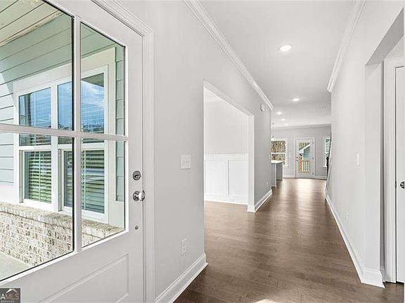 2nd image of 368 Summerville Ln