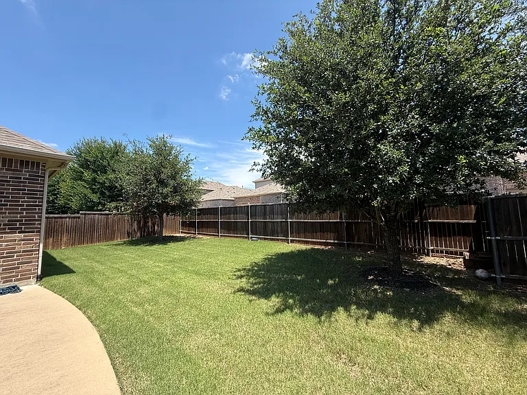 4245 Brookstone Dr — Photo 24