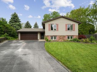 5128 Kings Cir, Racine, WI 53406