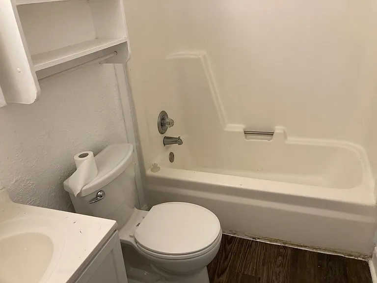 5240 Tusculum Ct — Photo 11