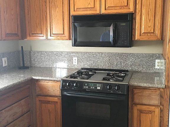 3rd image of 218-220 Parker Ave