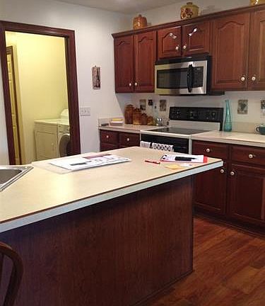 3rd image of 107 Village Ct #107