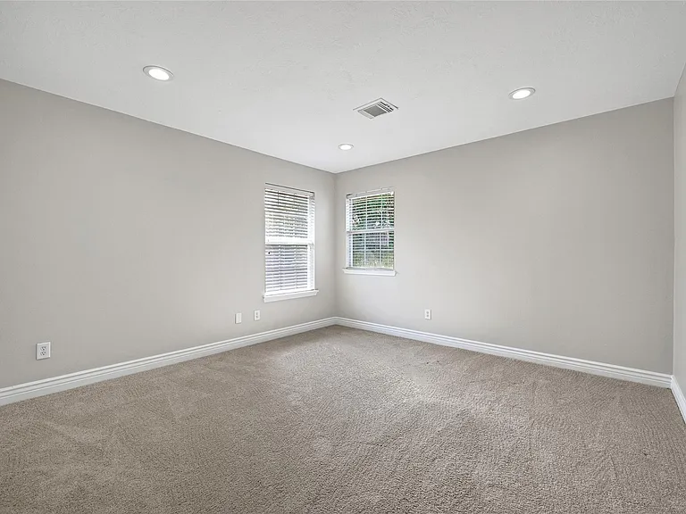 5914 Shadow Creek Ct — Photo 12