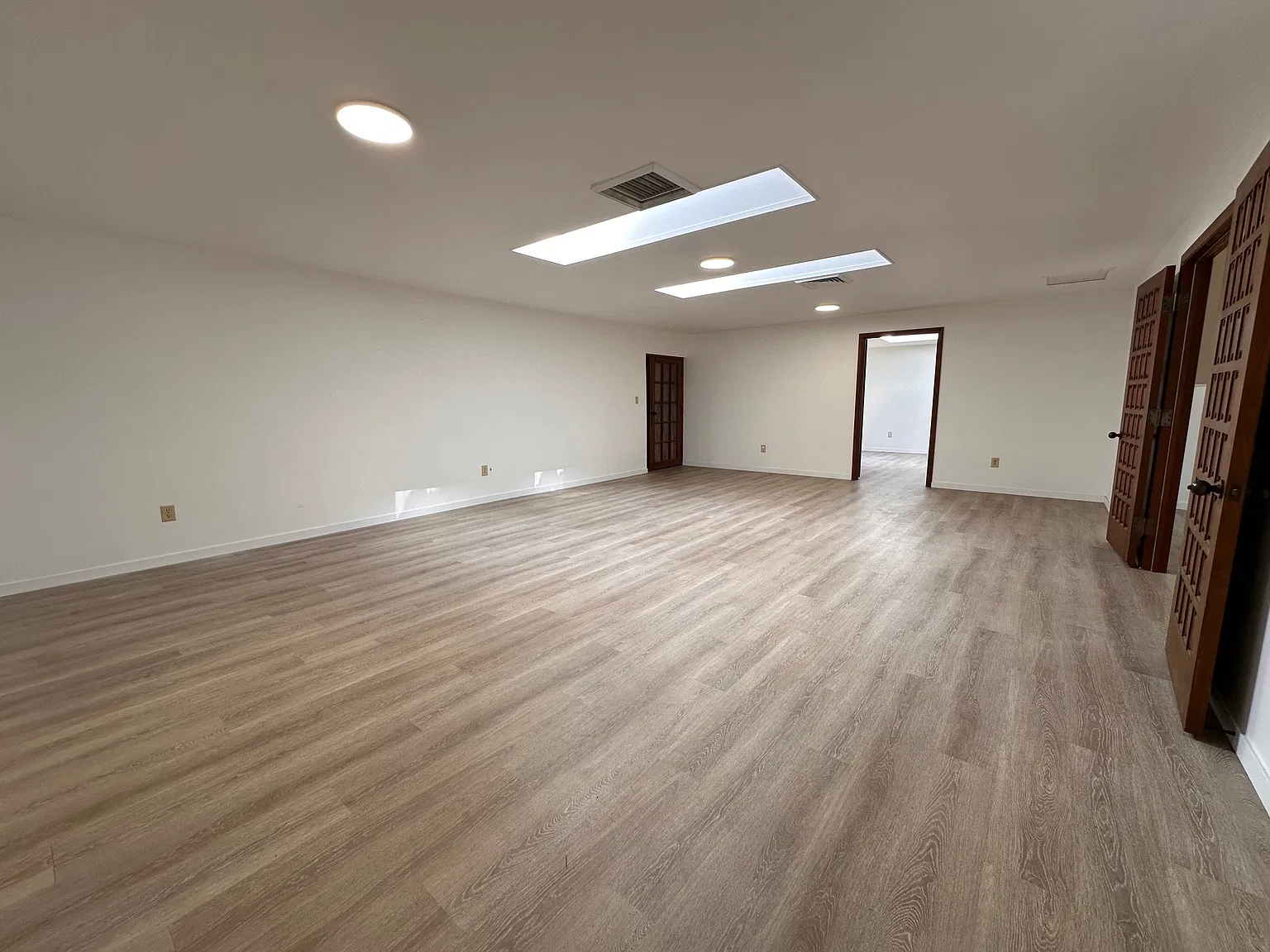 2 bed, 1500 sqft, $1,800 — Photo 2