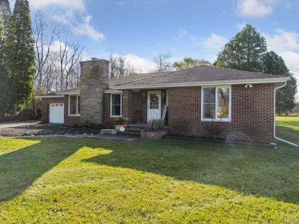 8139 Corunna Rd, Flint, MI 48532