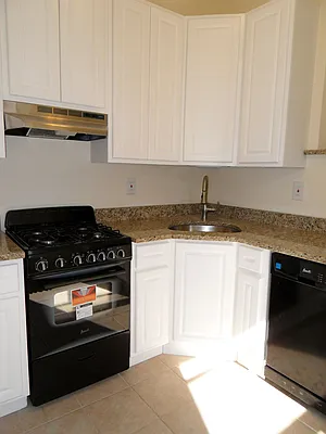 Rented by Alexander Hidalgo, Inc. | media 19