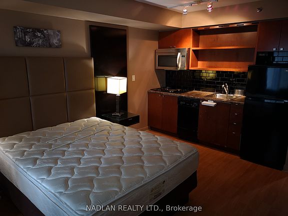 5th image of 200 Victoria St #1603