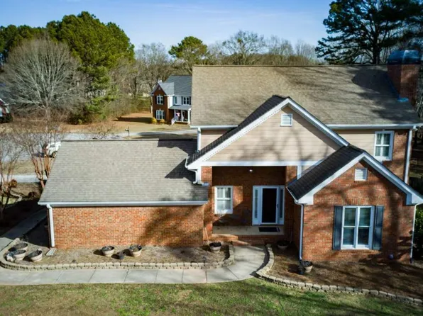 1010 Charles Ct, Statham, GA 30666