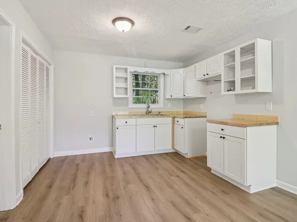 (undisclosed Address), Dallas, GA 30132