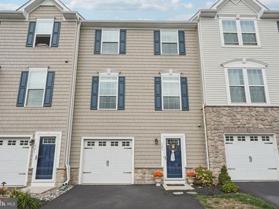 303 Pin Oak Ln, Perkasie, PA, 18944