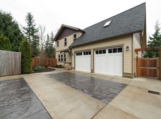 1011 Yew St, Bellingham, WA 98229
