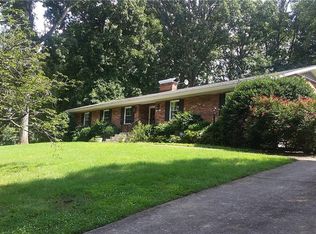 2829 Regency Dr, Winston Salem, NC 27106