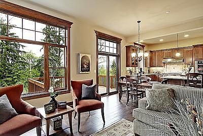 Beautiful large "Pella" windows and slider in family room and nook.