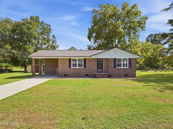 109 E Walnut Street, Bladenboro, NC 28320