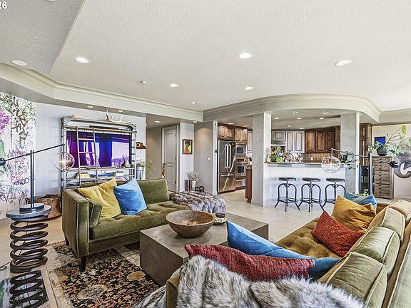 5th image of 5841 SE Columbia Way Unit 102