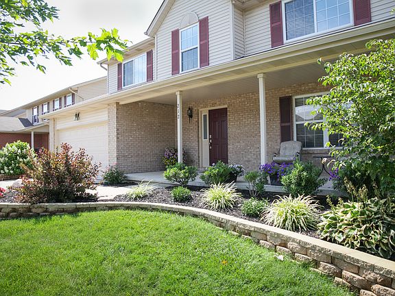 3rd image of 212 Scarlet Oak Dr