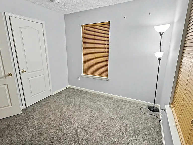 16312 Elkhorn Ln — Photo 16