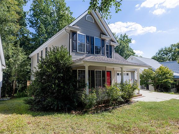 2nd image of 110 Grand Oak Cir