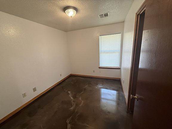 4th image of 3400 Colbert St