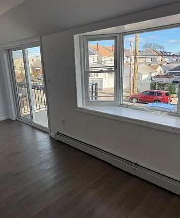 4th image of 9916 218th St #2