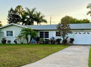 6951 S Shore Dr S, South Pasadena, FL 33707