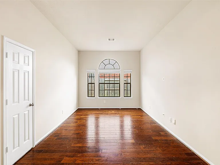 2310 Shadow Canyon Ct — Photo 12