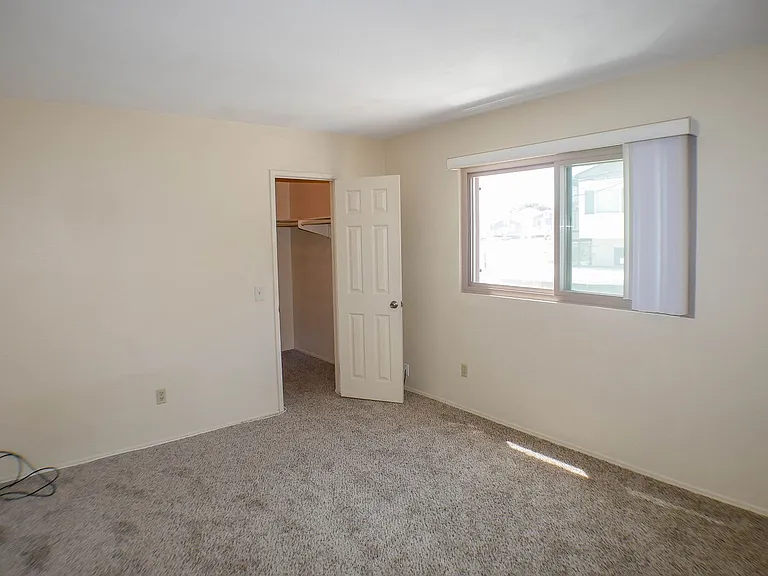 4345 Rialto St — Photo 37