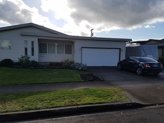 2 car garage and RV Parking
