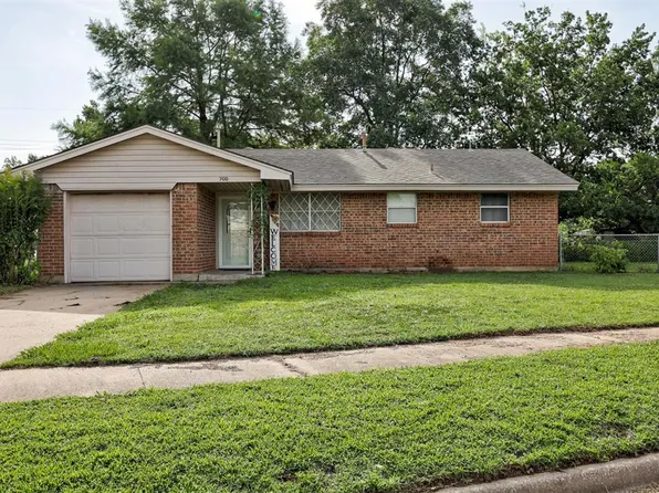 700 Redwood Dr, Noble, OK 73068