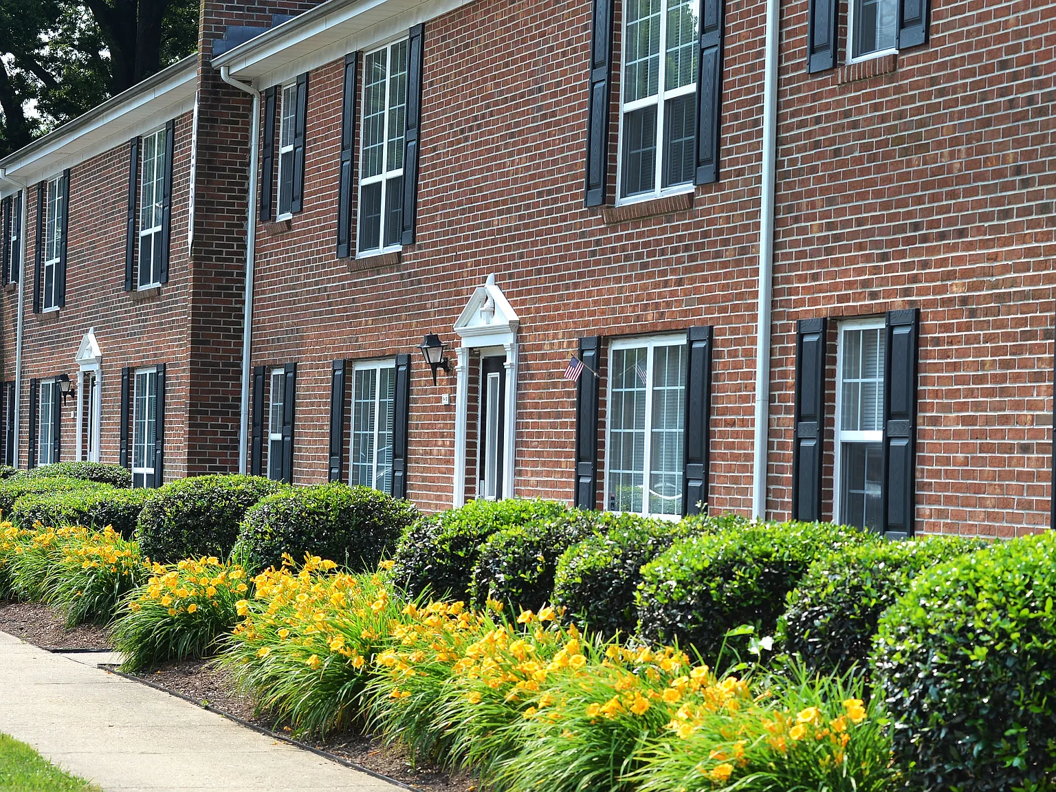 Mariners Green Apartments — Photo 2